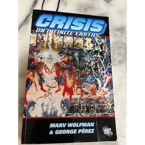 Crisis on Infinite Earths TPB by Marv Wolfman DC Comics Superman, Batman - Picture 1 of 4